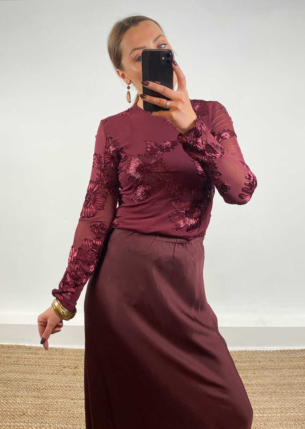 Victoria Applique Sheer Top Burgundy