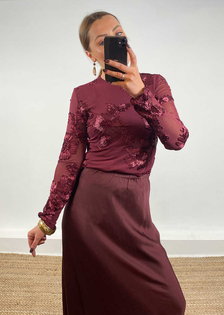 Victoria Applique Sheer Top Burgundy