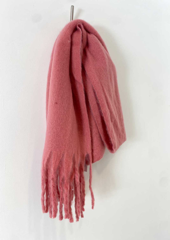 Alba Blanket Scarf in Pink