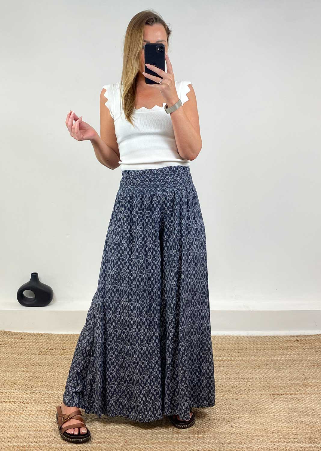 Arianne Leaf Palazzo Pants in Grey