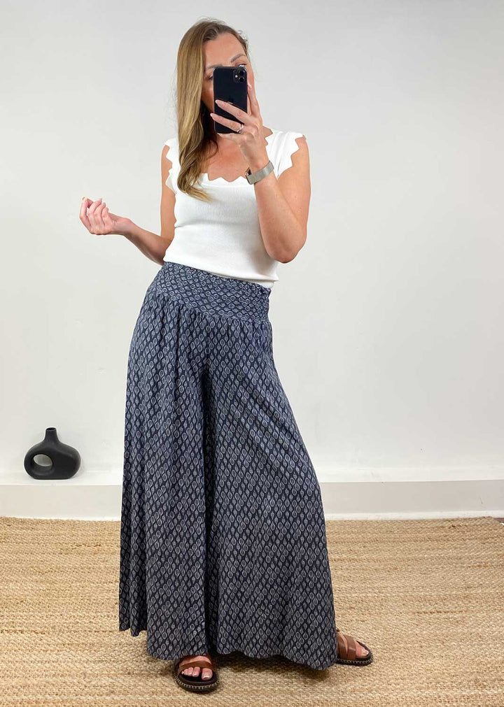 Arianne Leaf Palazzo Pants in Grey