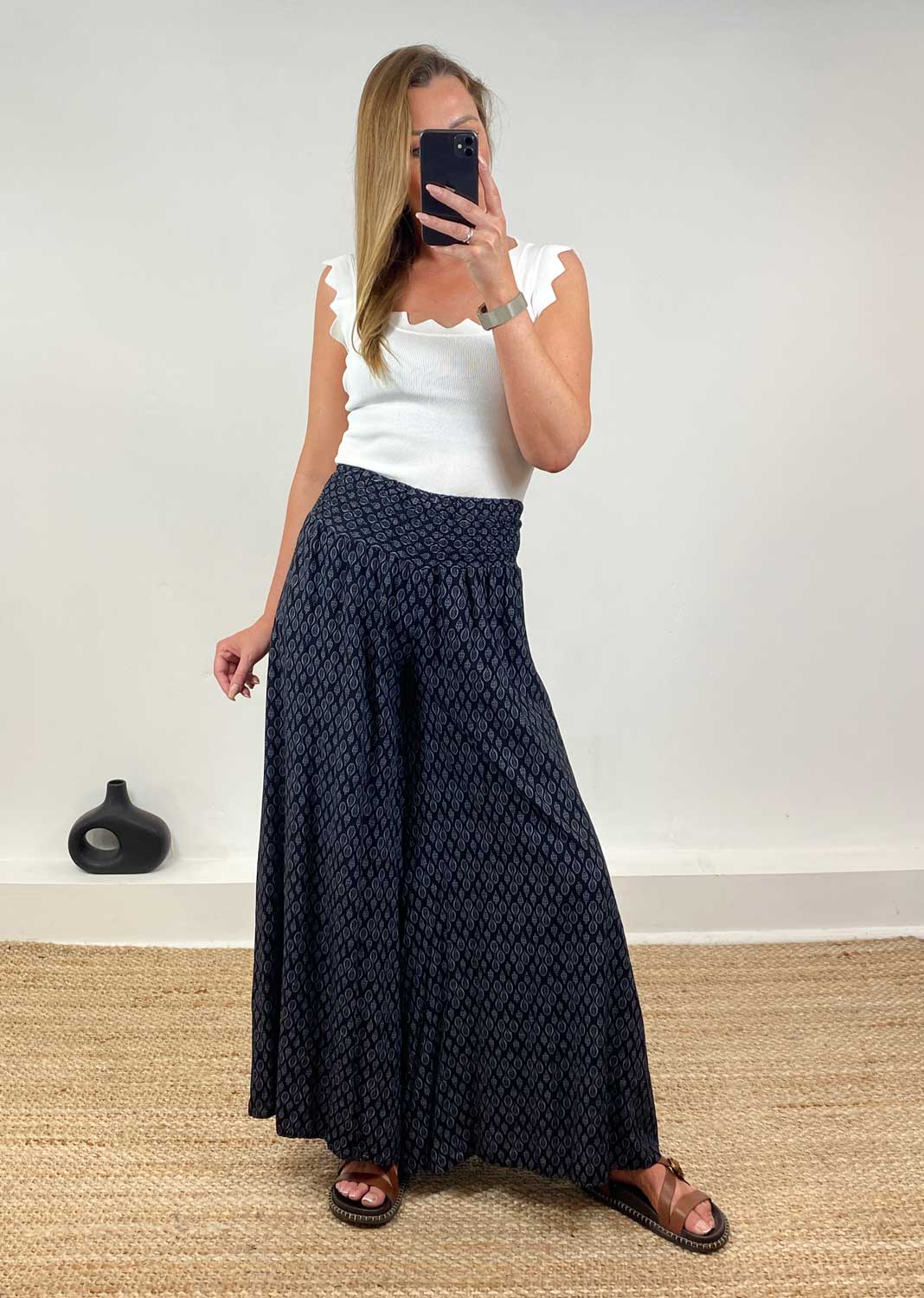 Arianne Leaf Palazzo Pants in Black