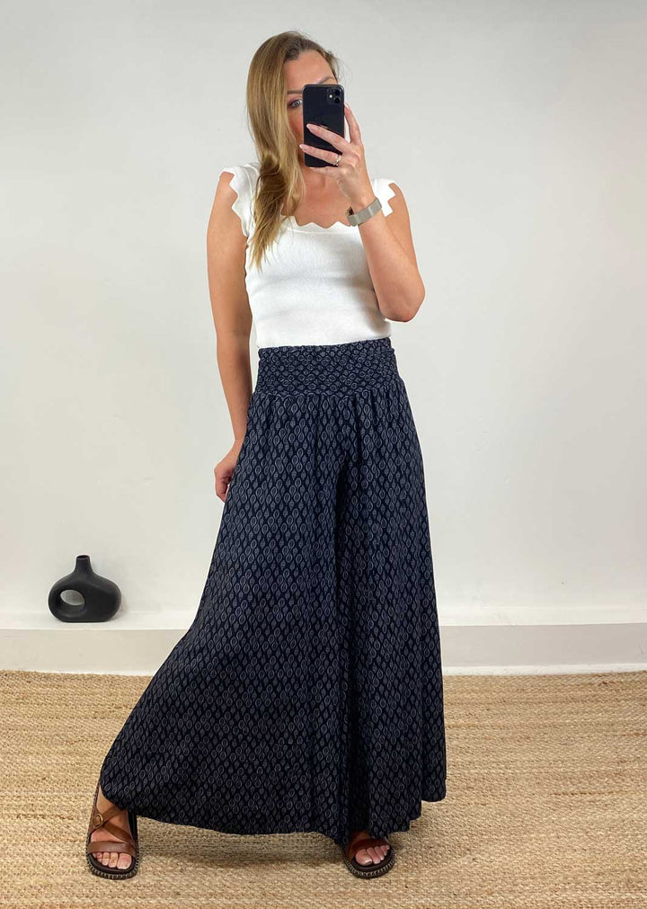 Arianne Leaf Palazzo Pants in Black