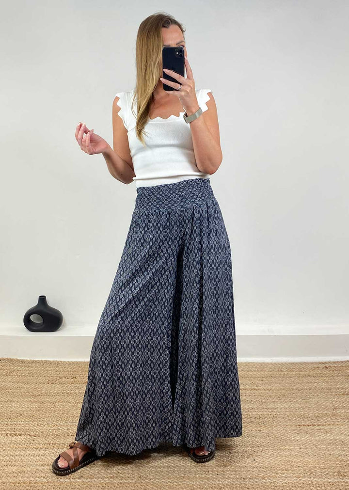 Arianne Leaf Palazzo Pants in Grey