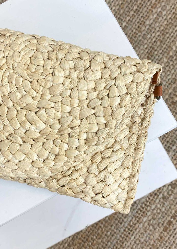 Bella Straw Clutch in Cream