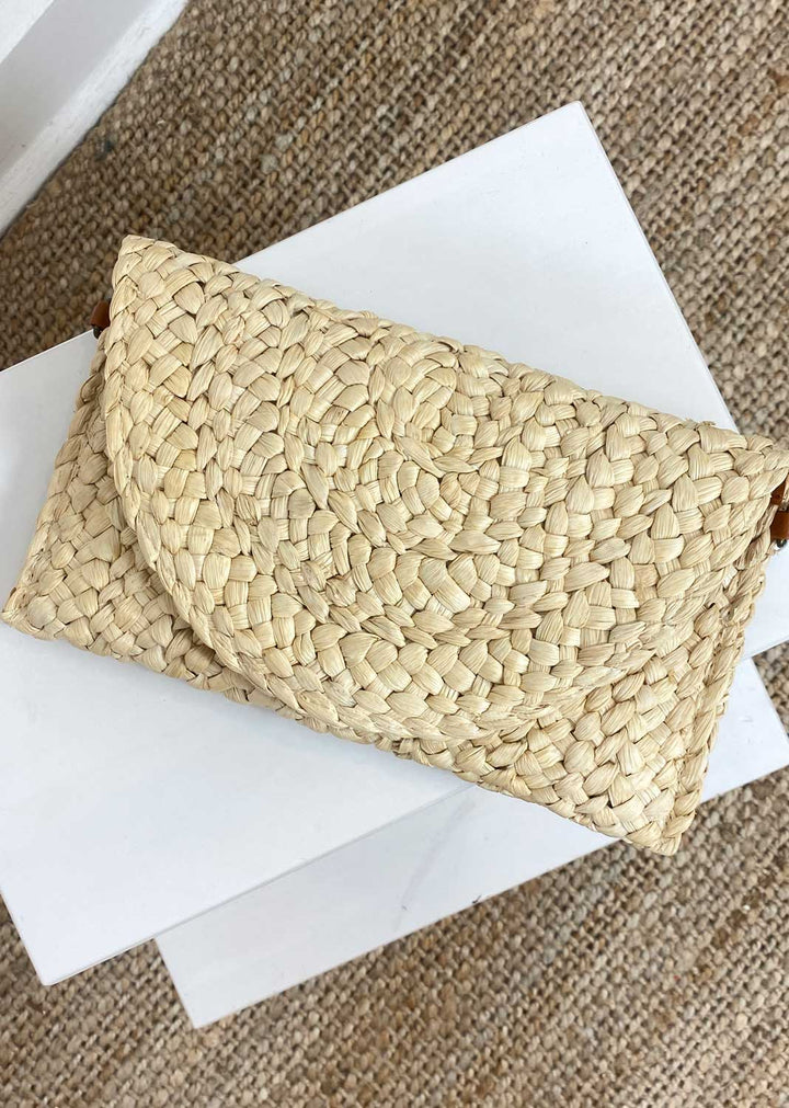 Bella Straw Clutch in Cream
