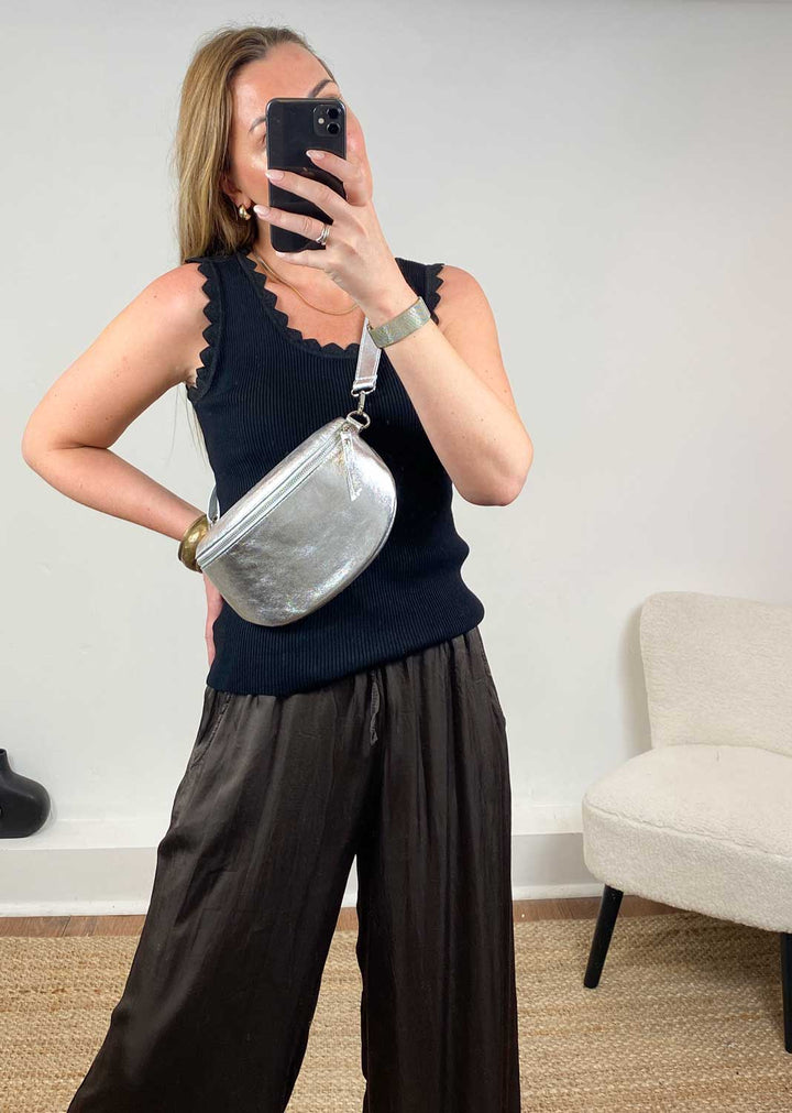Bonnie Leather Sling Bag in Silver