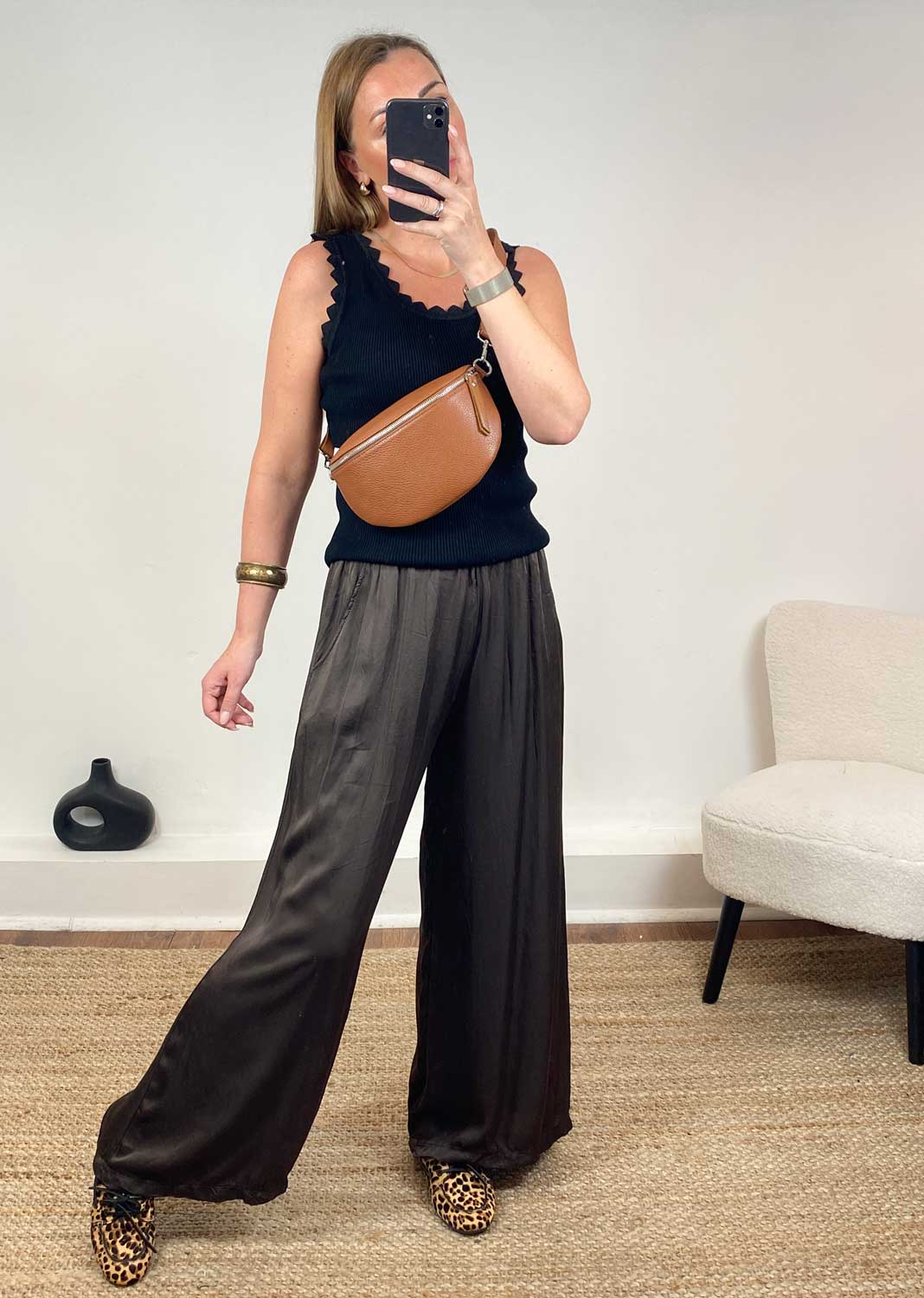 Bonnie Leather Sling Bag in Tan