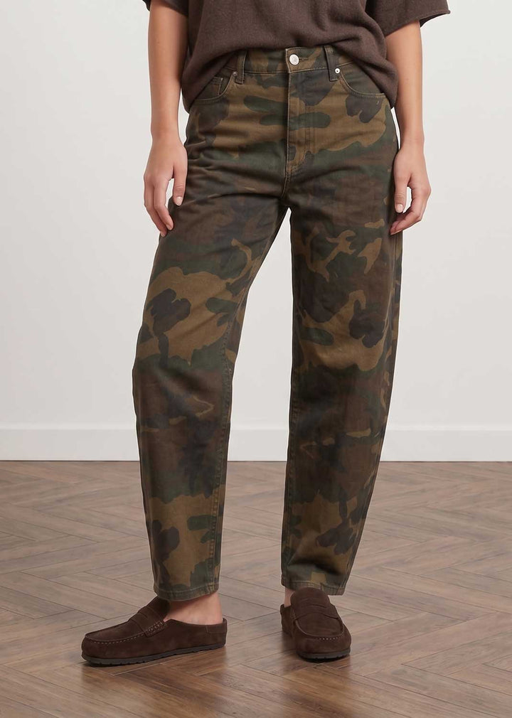 Wilder Camo Barrel Leg Jeans