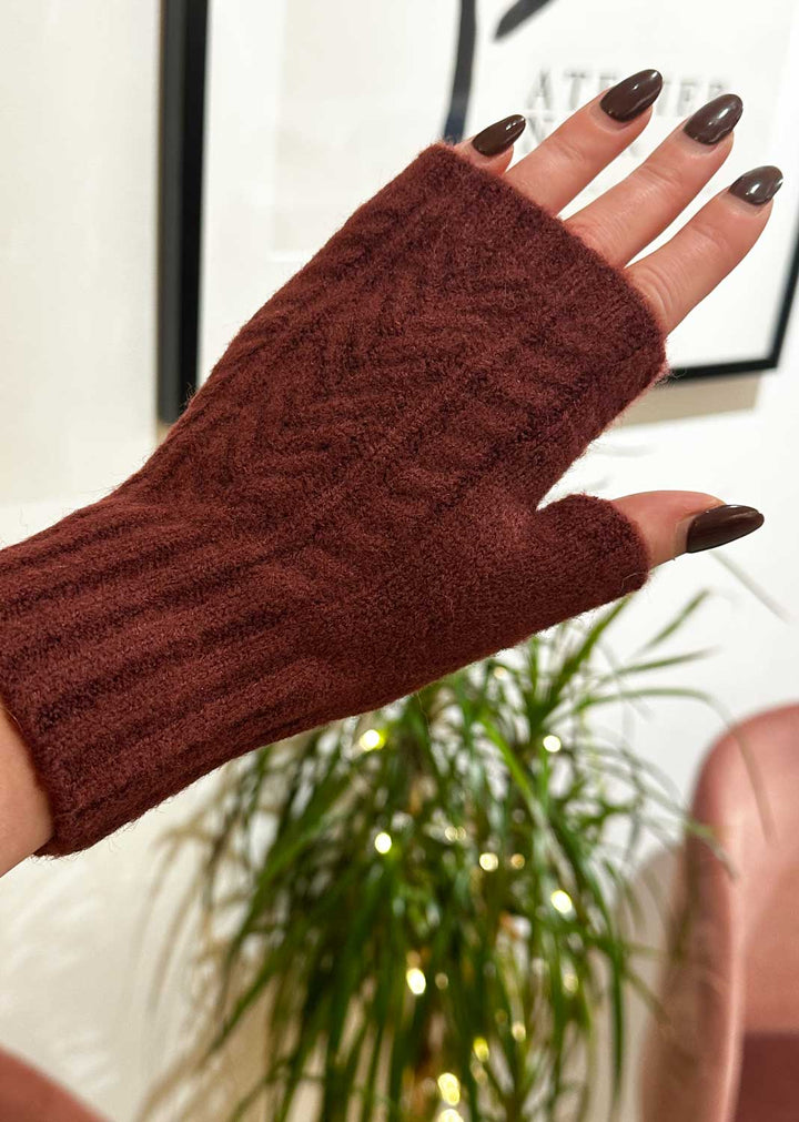 Cable Knit Cashmere Blend Mittens