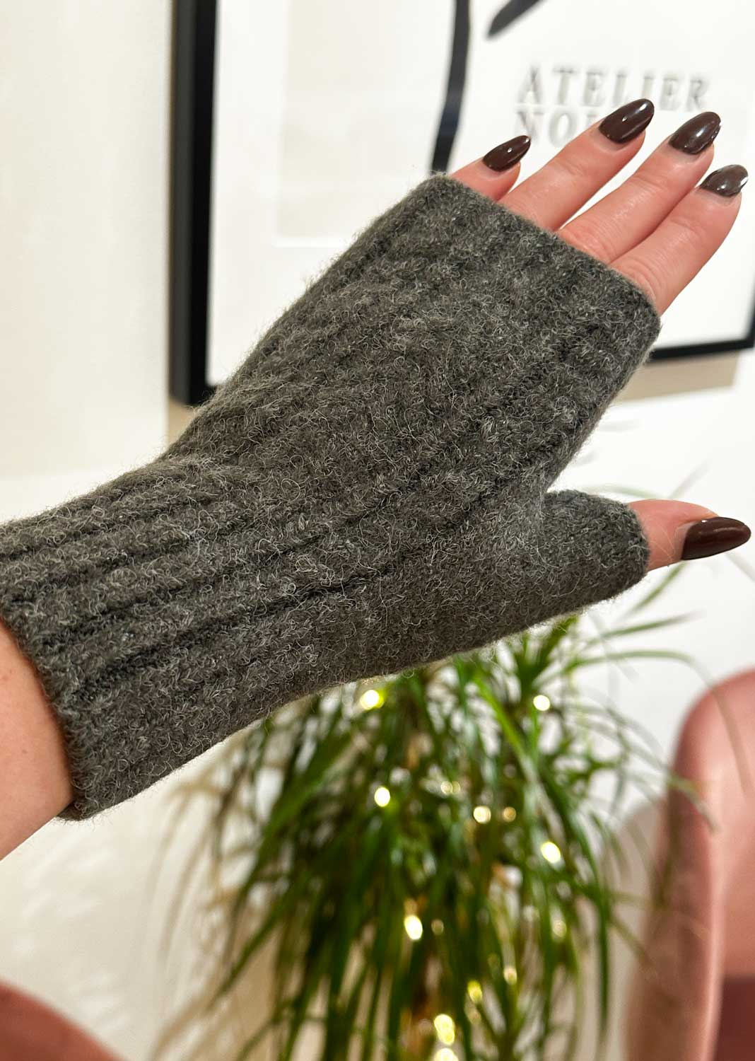 Cable Knit Cashmere Blend Mittens