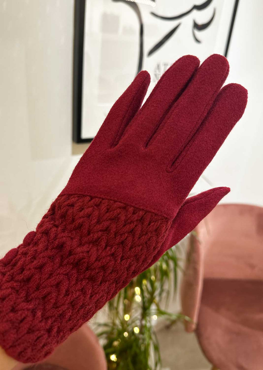Cashmere blend Cherry red gloves Viscose 35% Polyester 20% Cashmere | Bond Fashion UK