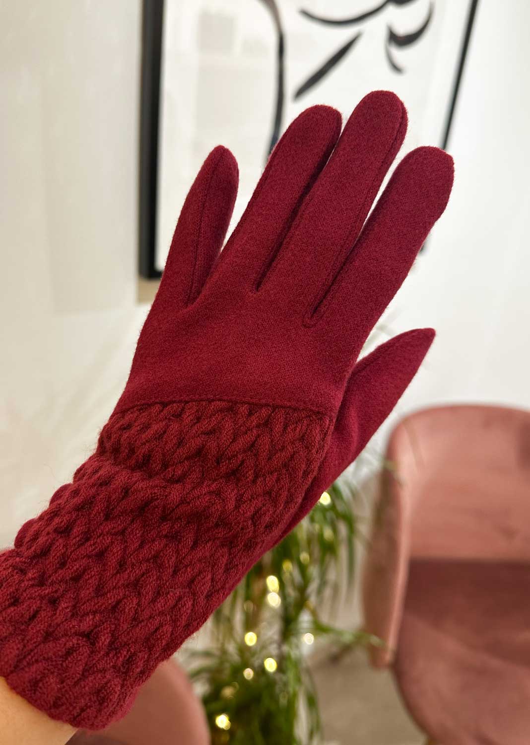 Cashmere blend Cherry red gloves Viscose 35% Polyester 20% Cashmere | Bond Fashion UK