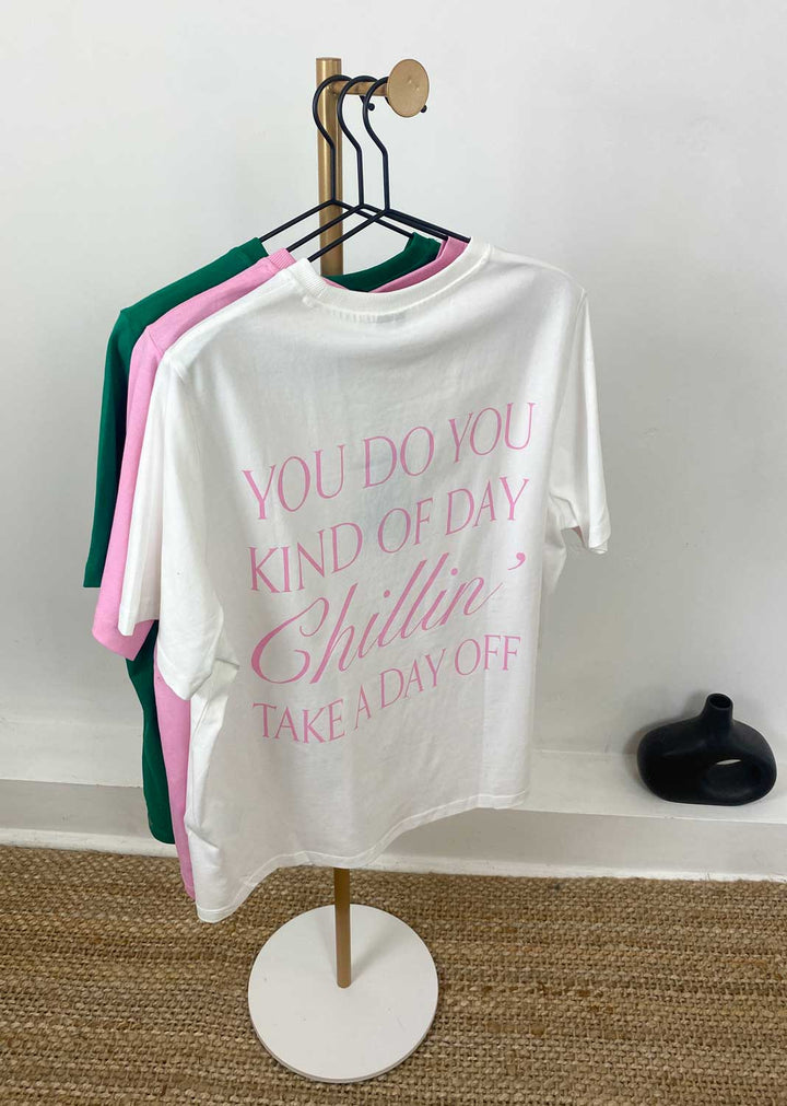 Katrine Chillin Slogan T-shirt