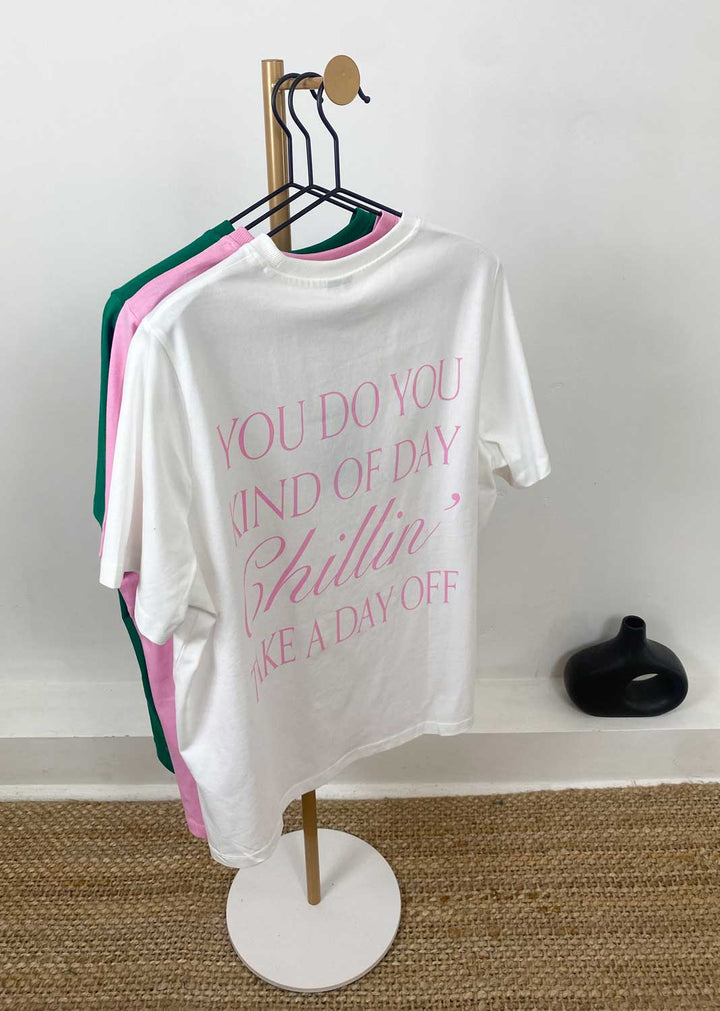 Katrine Chillin Slogan T-shirt