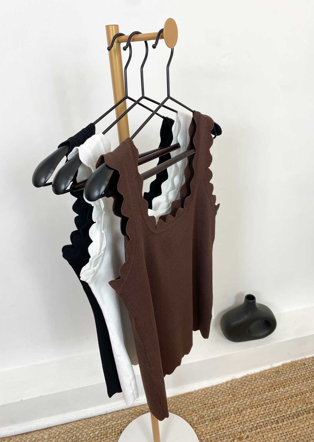 Chloe Scallop Knitted Vest in Brown