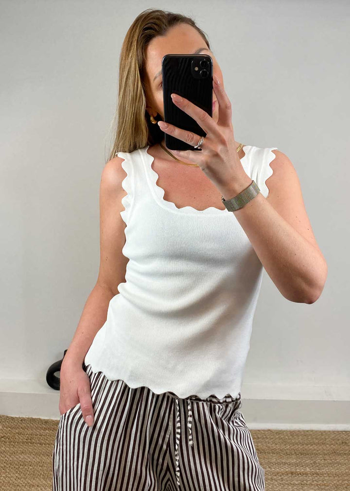 Chloe Scallop Knitted Vest in White