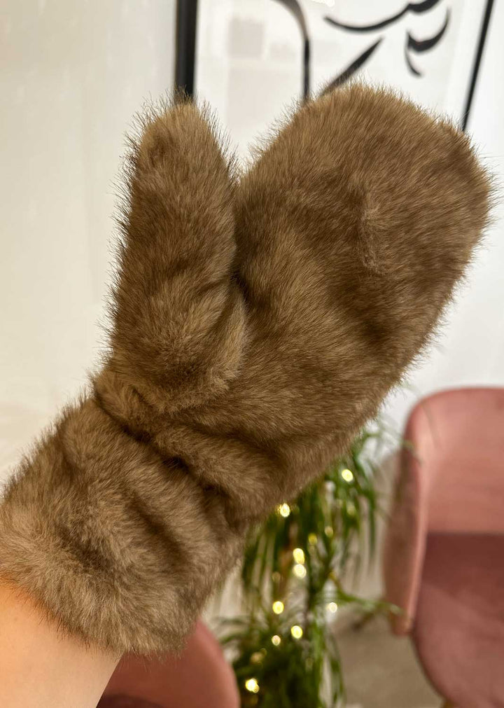 Christina Faux Fur Mittens Taupe