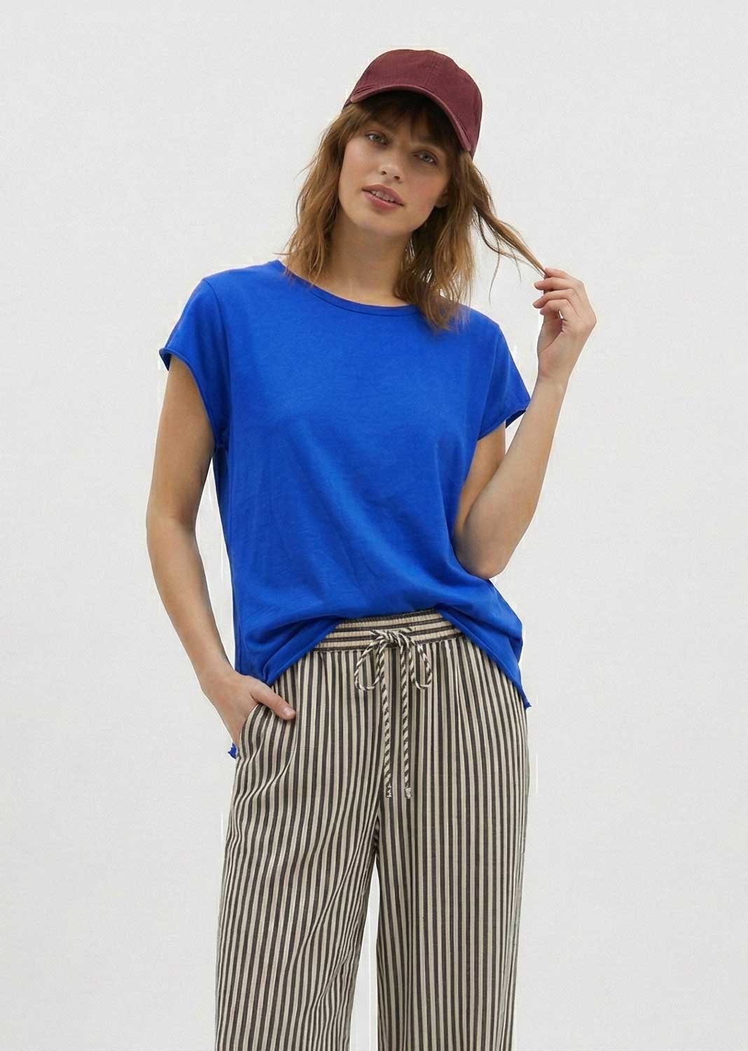 blue raw edge tshirt 
