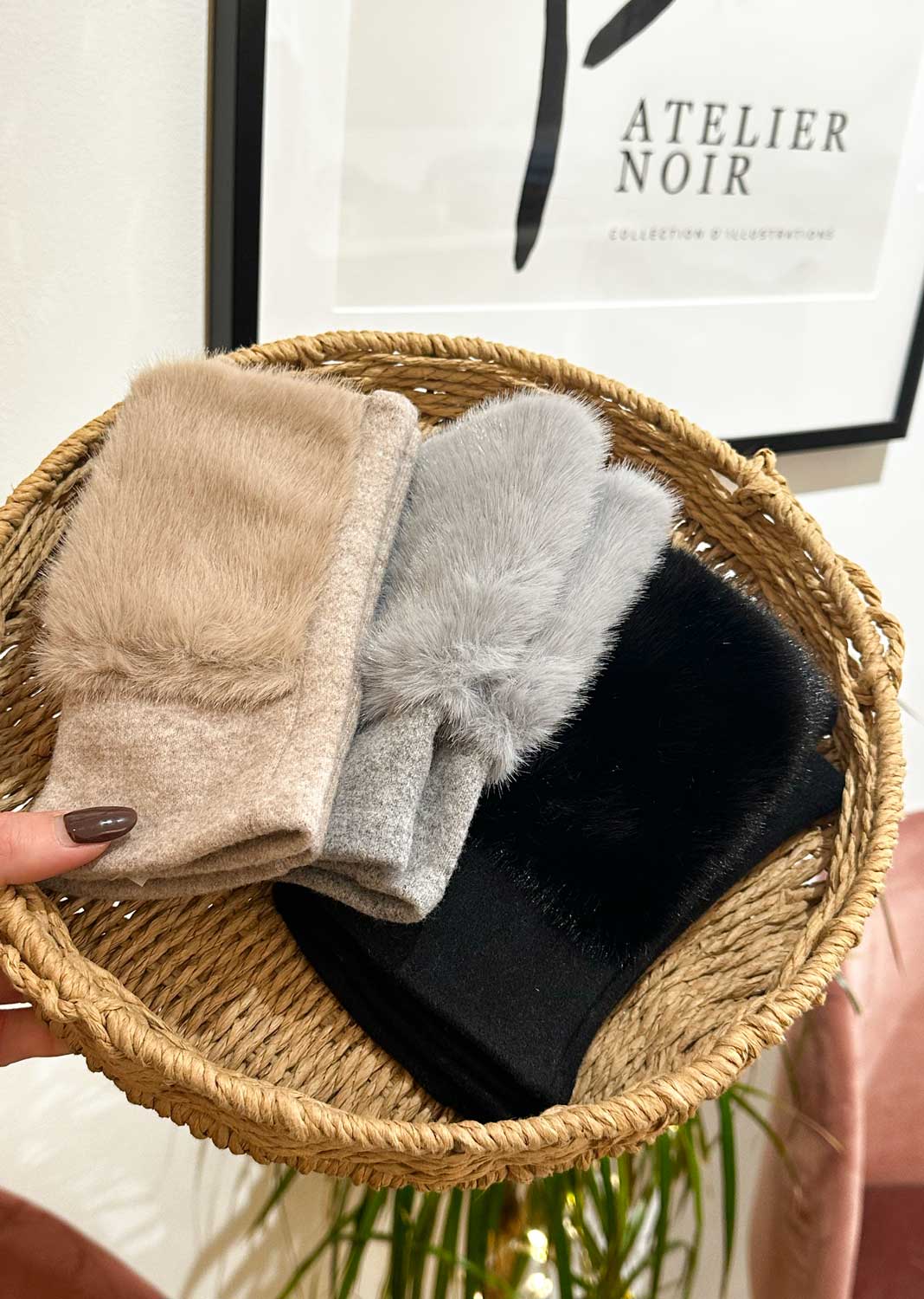 Davina Faux Fur Fingerless Mittens Black