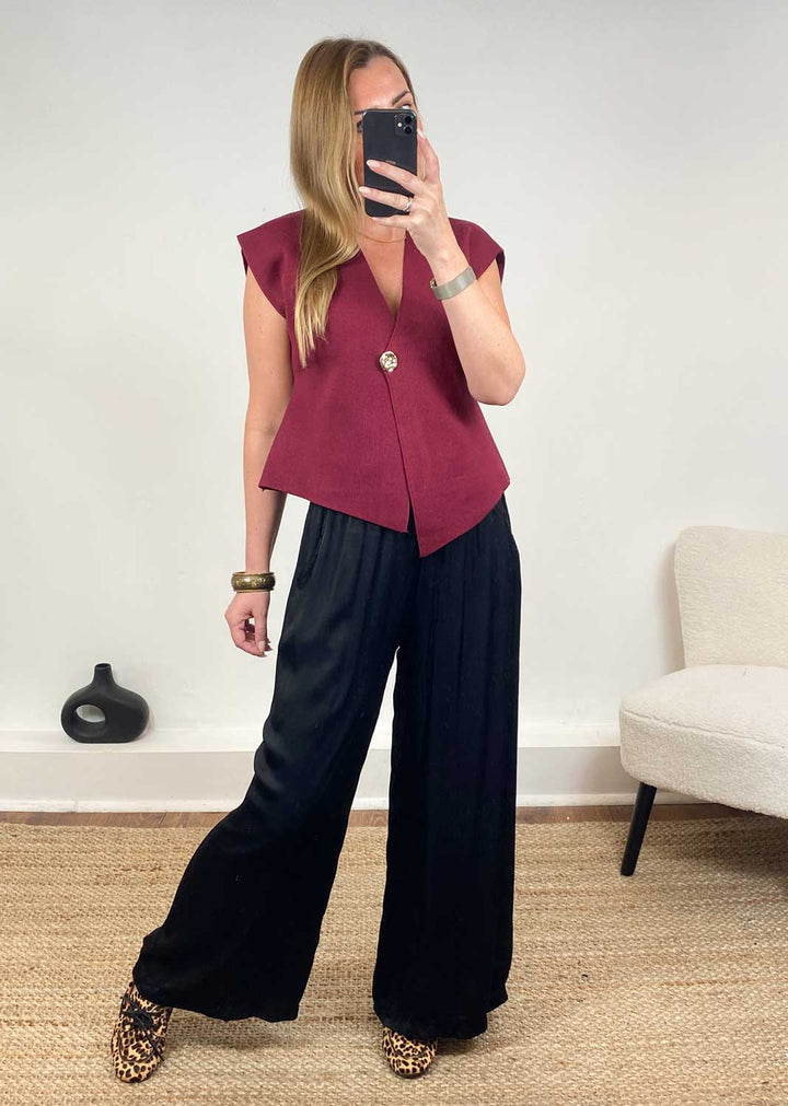 Dion Gold Button Top in Burgundy
