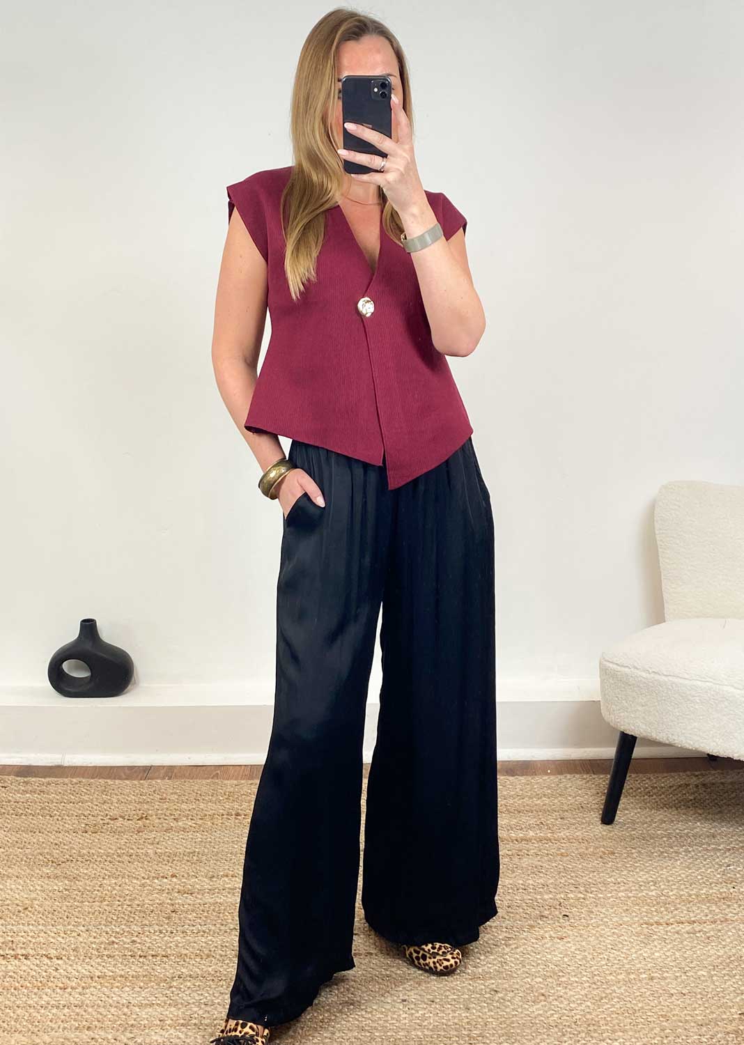 Dion Gold Button Top in Burgundy