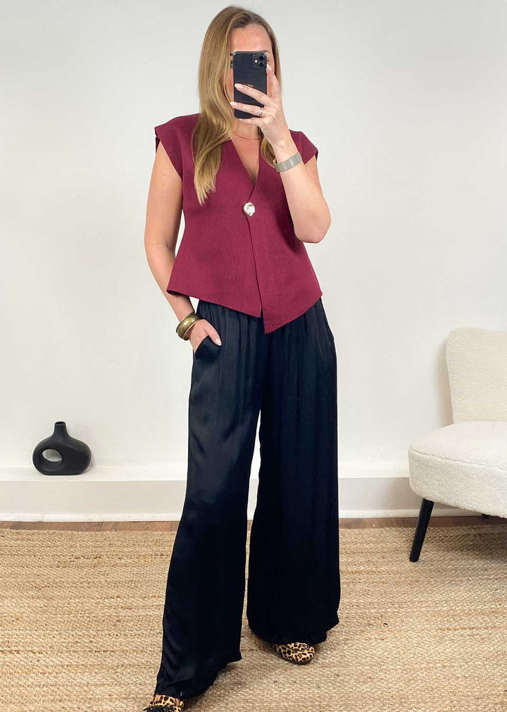 Dion Gold Button Top in Burgundy