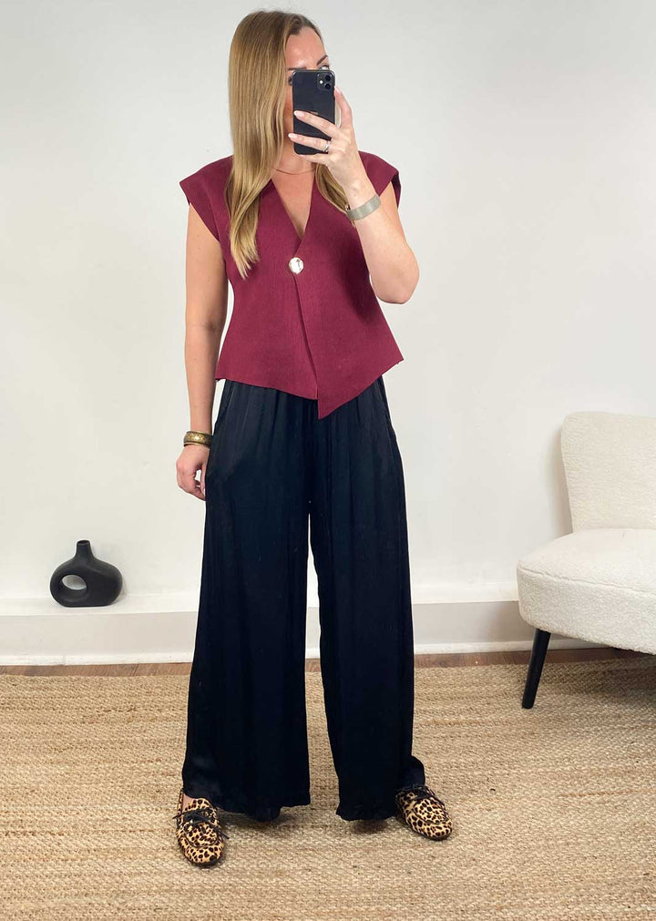 Dion Gold Button Top in Burgundy