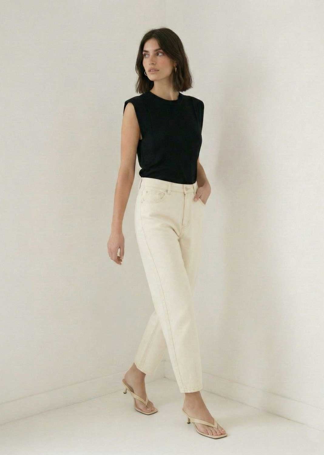 Genevieve Extended Shoulder Tshirt Black