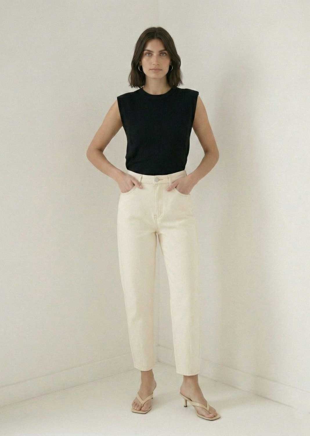 Genevieve Extended Shoulder Tshirt Black