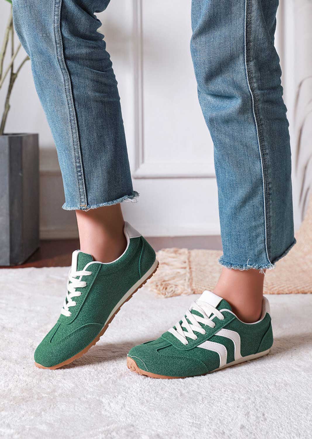 contrast sneakers green