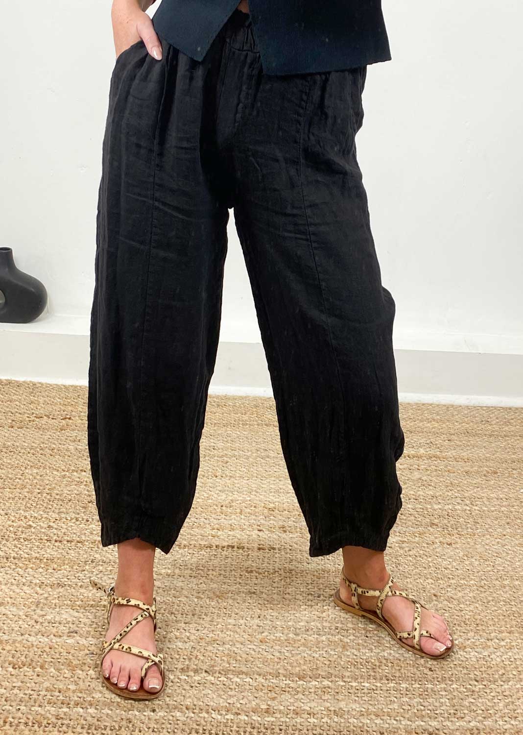 Keisha Linen Barrel Pants in Black