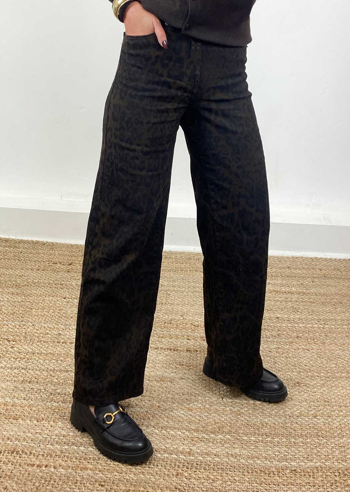 Wide Leg Leopard Jeans