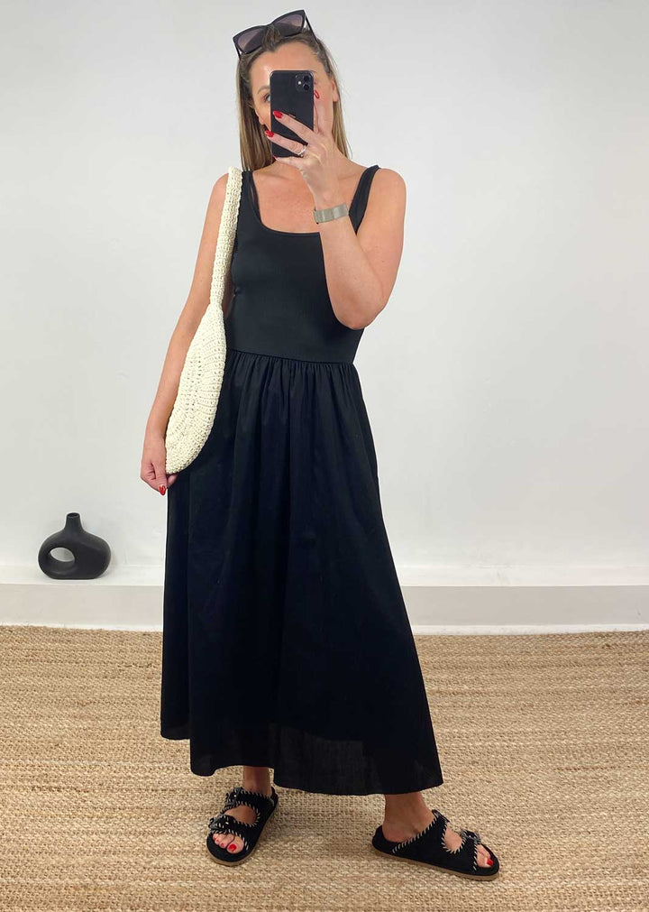 Lily Ribbed Tea Dress in Black