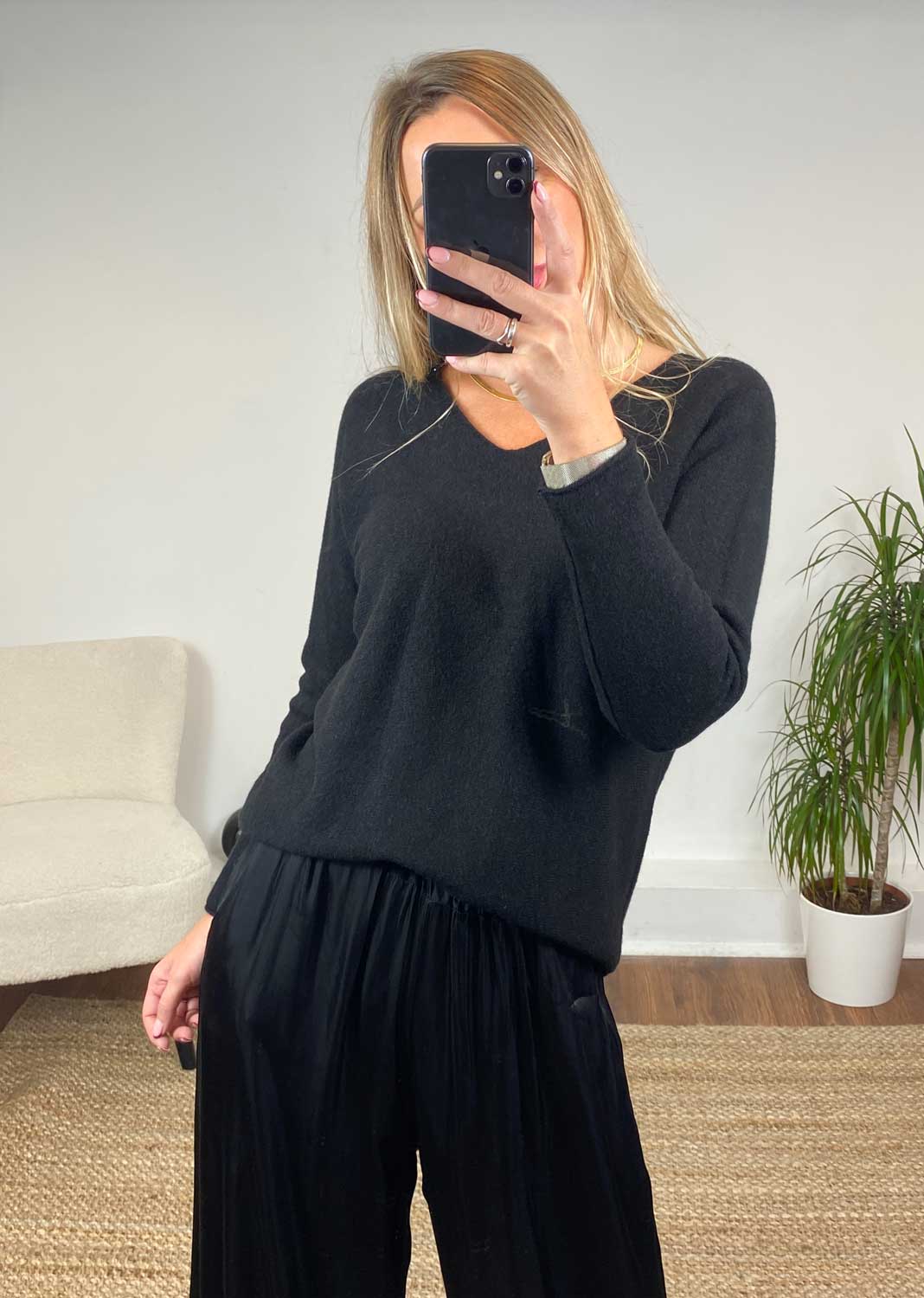 Lorna V Neck Jumper in Black