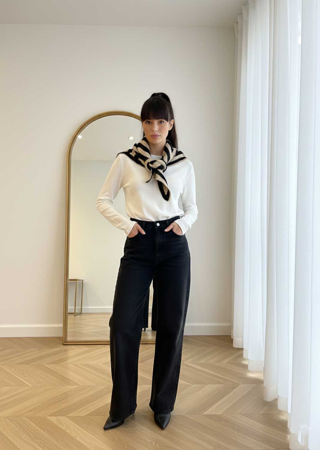  Stripe Triangle Scarf Beige Black