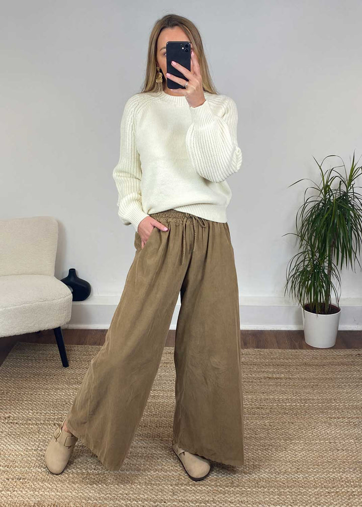 Misty Cord Pants in Camel
