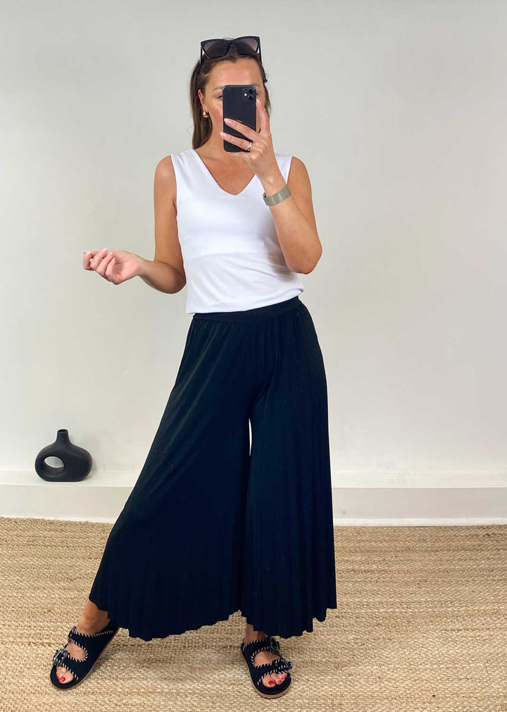 Pleated Palazzo Pants in Black