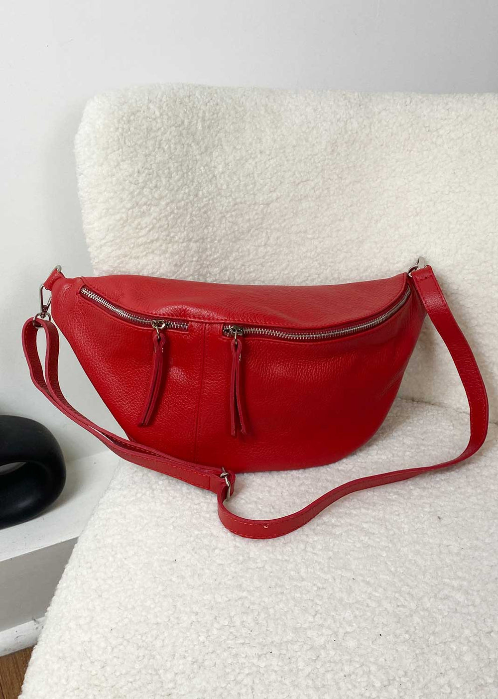 Ray Leather Sling Bag in Red