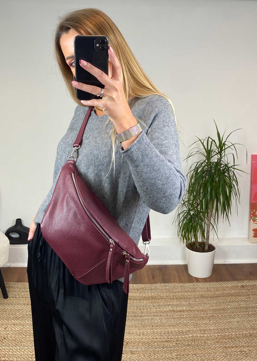 Ray Leather Sling Bag in Burgundy