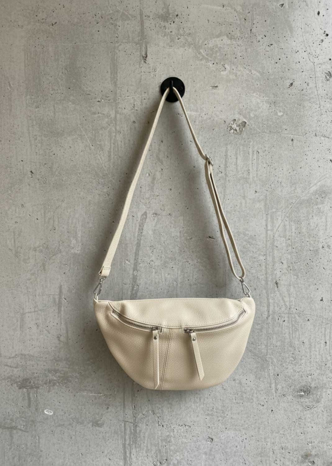 Ray Leather Sling Bag Cream