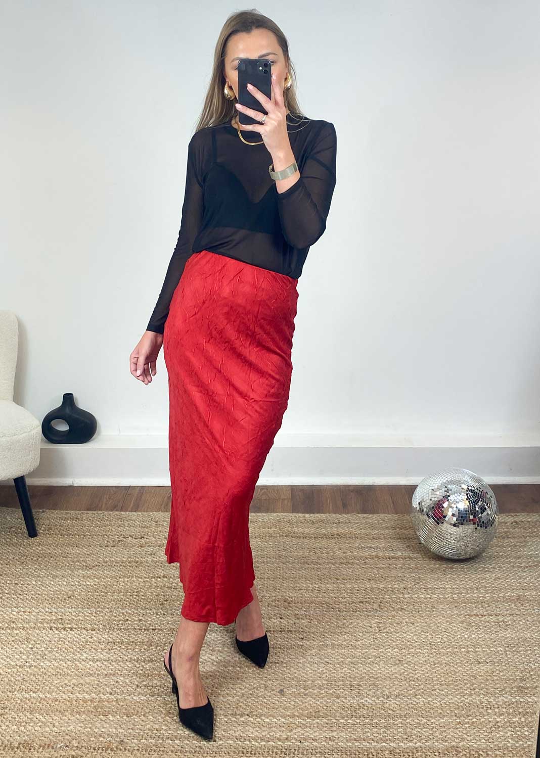 Binne Textured Slip Skirt in Red