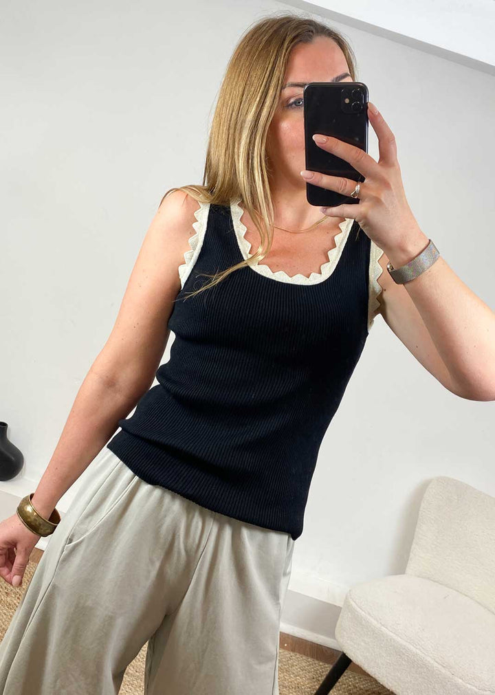 Solange Lurex Scallop Vest in Black