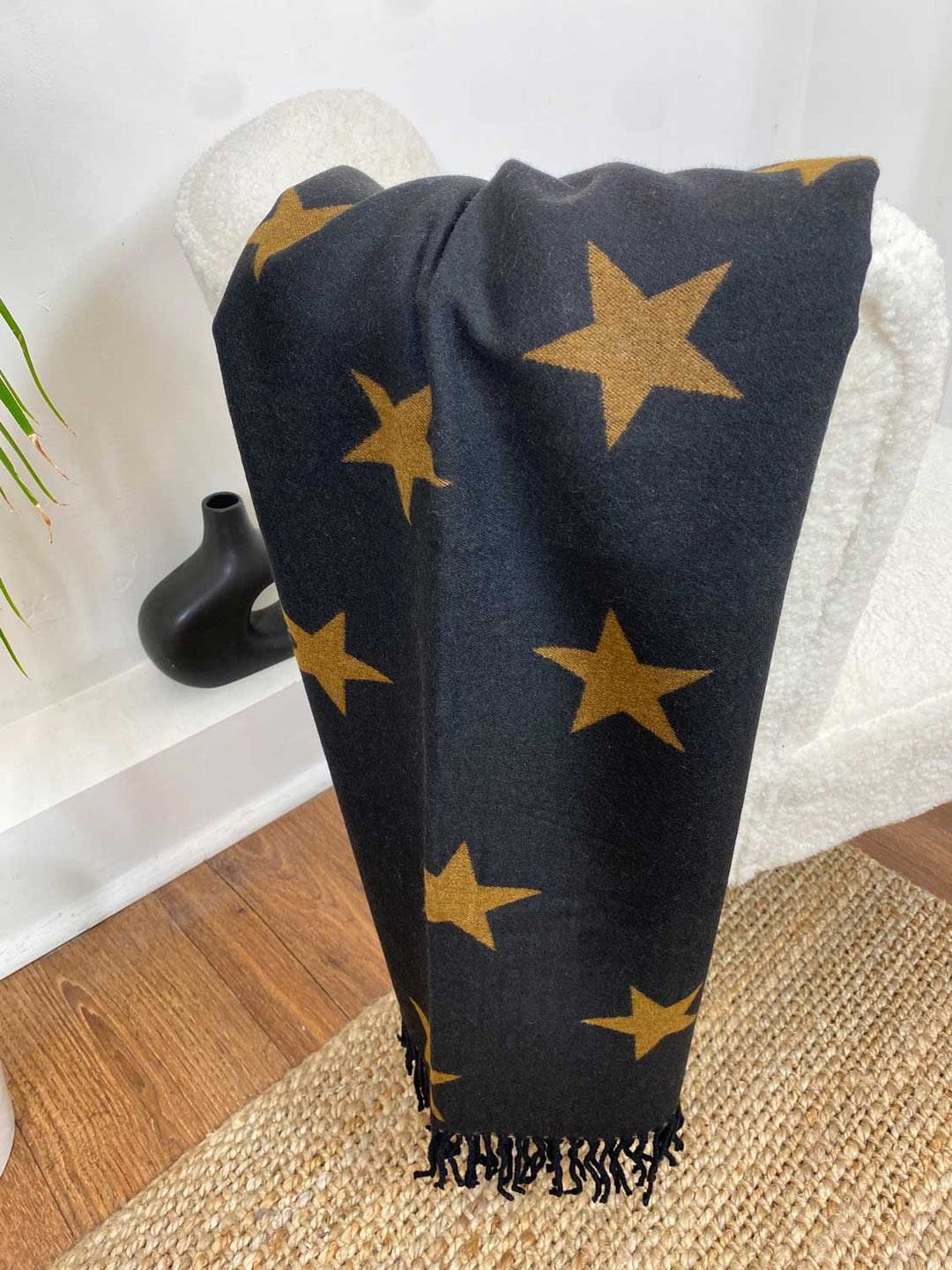 Vega Star Cashmere Scarf in Black