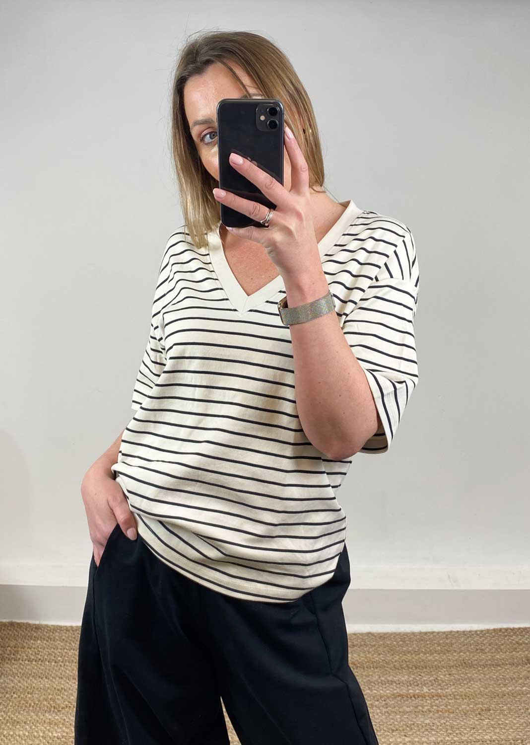 Sinny V Neck Stripe Top in Cream