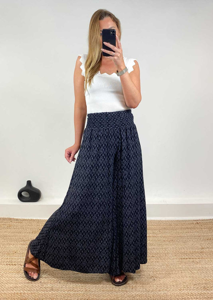 Arianne Leaf Palazzo Pants in Black