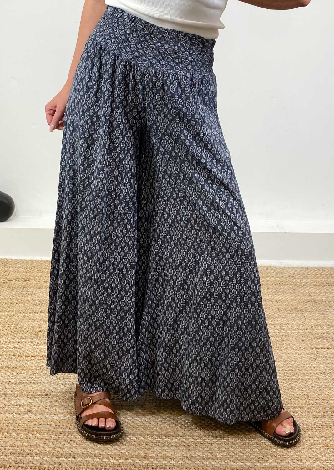 Arianne Leaf Palazzo Pants in Grey