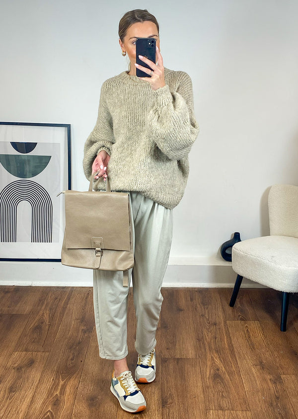 Taupe