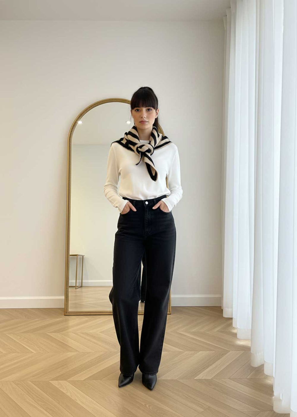  Stripe Triangle Scarf Beige Black