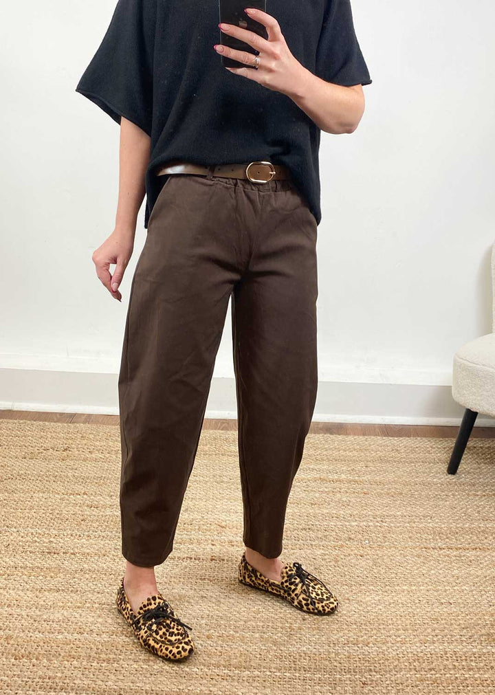 Belted Barrel Trousers Brown